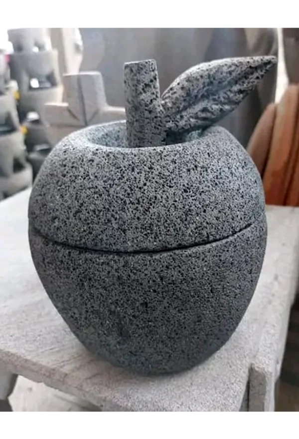 Molcajete en Forma de Manzana de Piedra Volcánica Artesanal